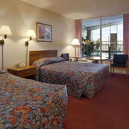 Knights Inn Rantoul Номер фото